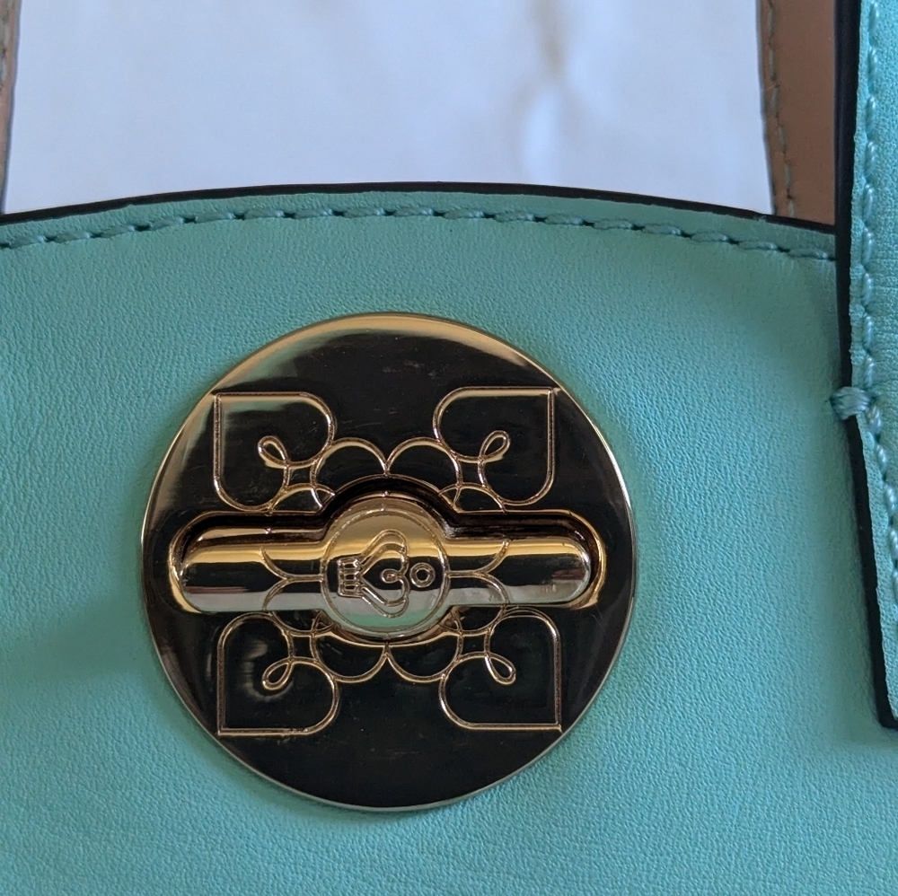 Femme de Cupcakes Purse - Picture 4 of 7